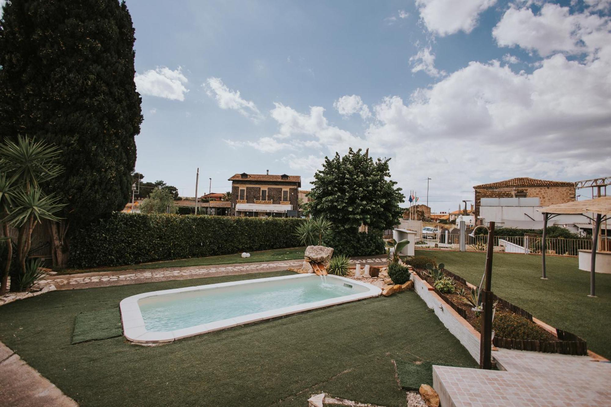 Cosi Priziusi Bed & Breakfast Vizzini Luaran gambar